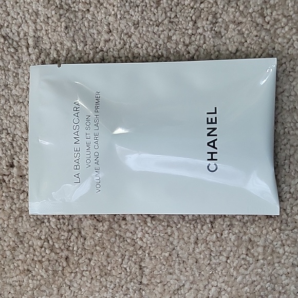 Chanel Sampler Gift Set - Picture 3 of 10